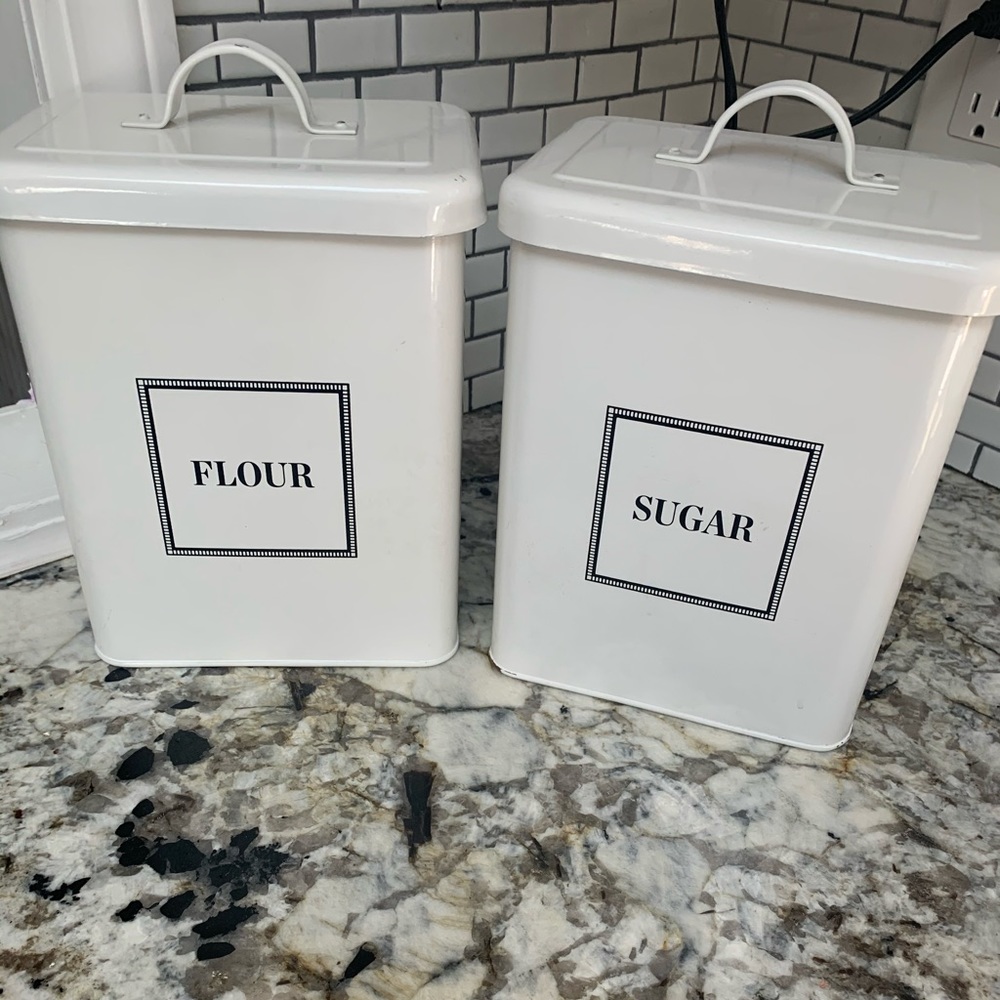 Kitchen canisters